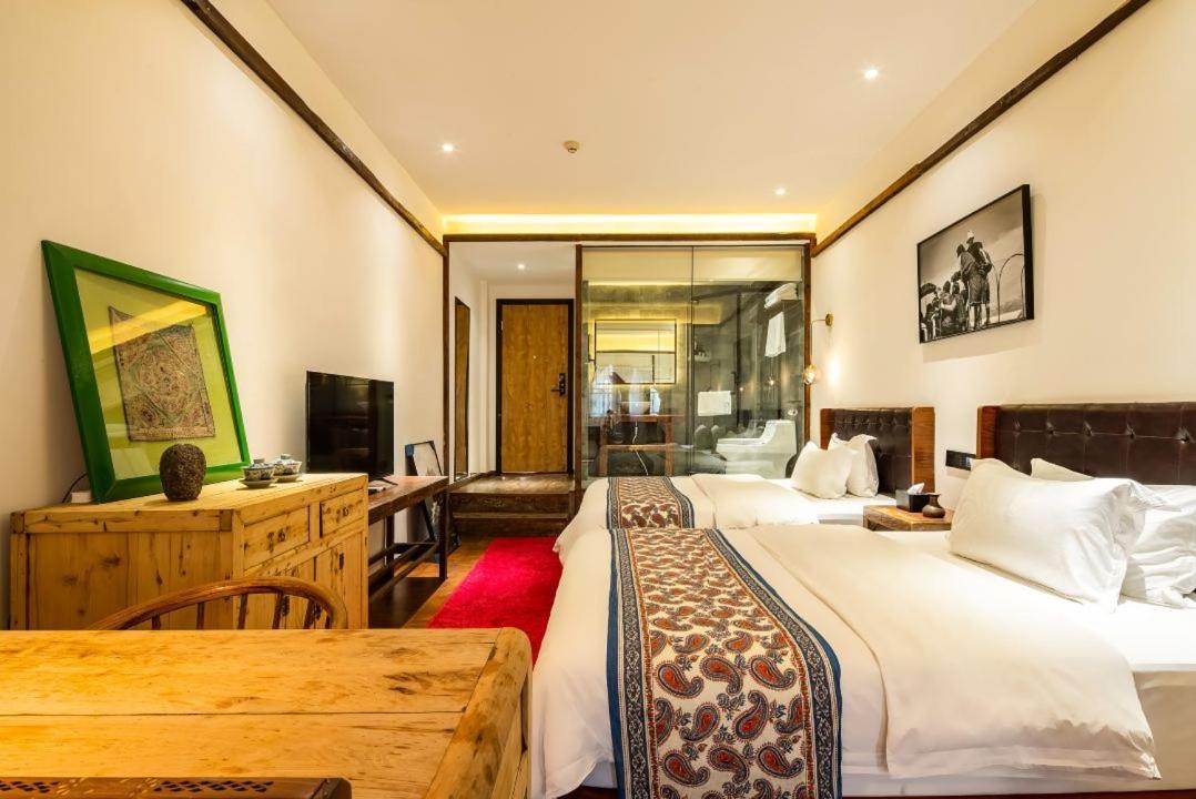 Qintai Tibetan Culture Boutique Hotel Чънду Екстериор снимка