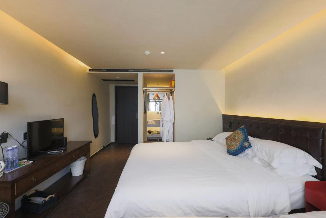 Qintai Tibetan Culture Boutique Hotel Чънду Екстериор снимка