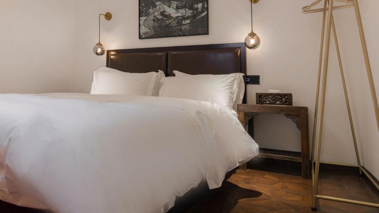 Qintai Tibetan Culture Boutique Hotel Чънду Екстериор снимка