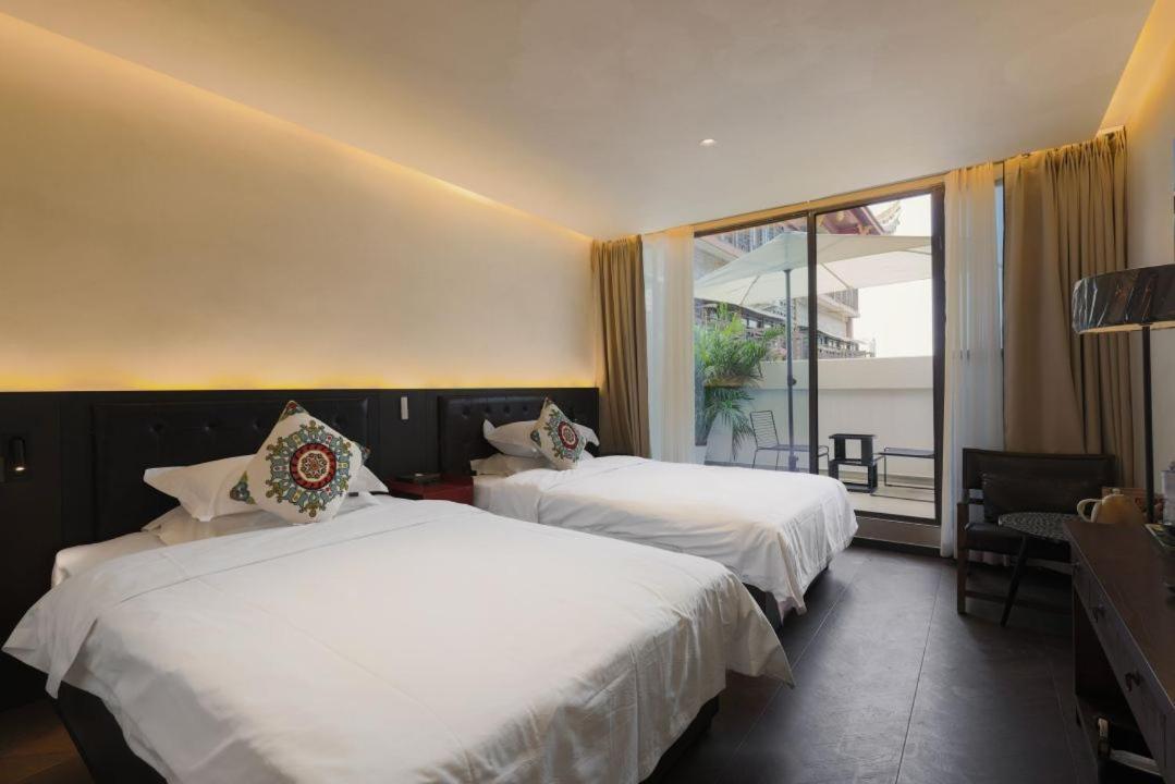 Qintai Tibetan Culture Boutique Hotel Чънду Екстериор снимка