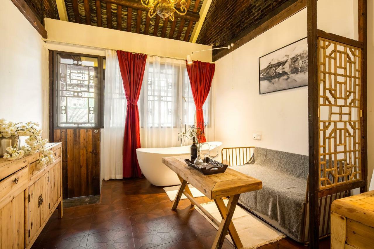 Qintai Tibetan Culture Boutique Hotel Чънду Екстериор снимка