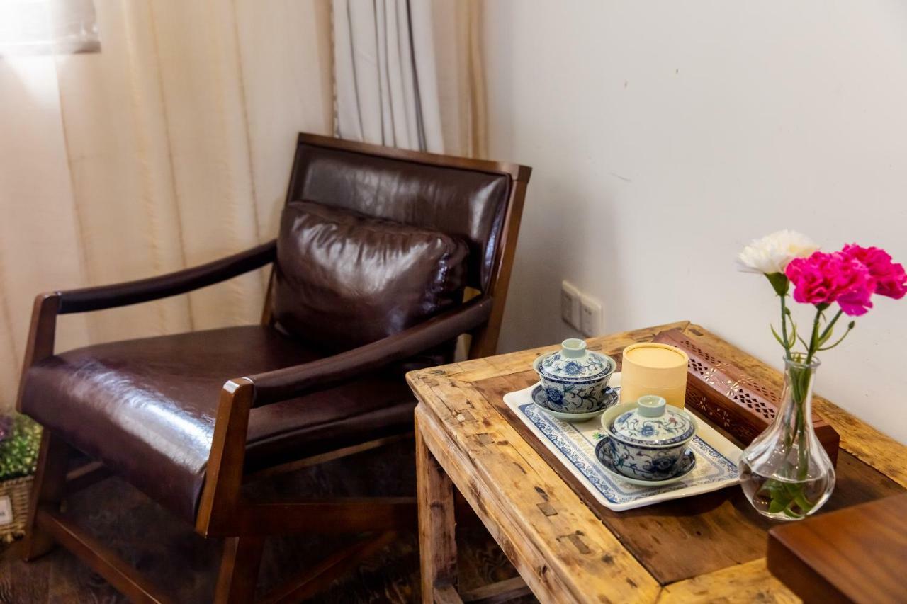 Qintai Tibetan Culture Boutique Hotel Чънду Екстериор снимка