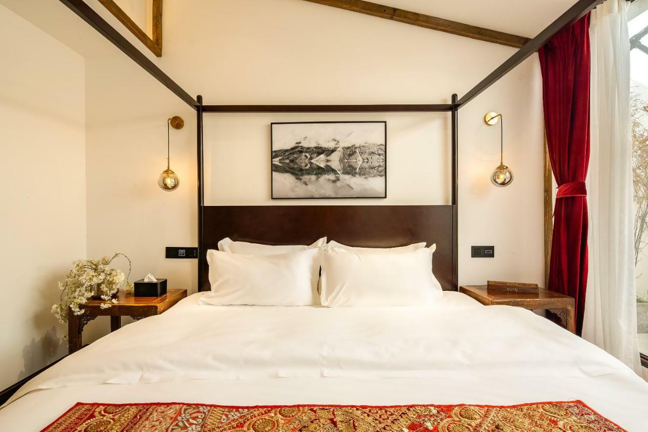 Qintai Tibetan Culture Boutique Hotel Чънду Екстериор снимка